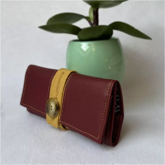 Blague à tabac artisanale CATASTROFF en cuir rouge et moutarde avec bouton