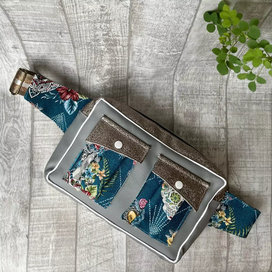 Sac banane chic La Frida de Catastroff avec motifs floraux et détails dorés
