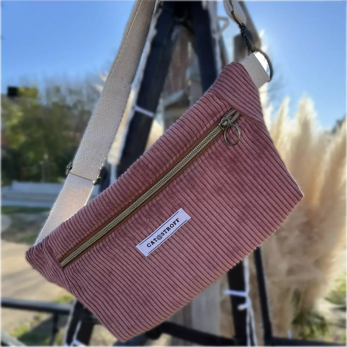 Mini sac banane en velours côtelé rose poudré CATASTROFF