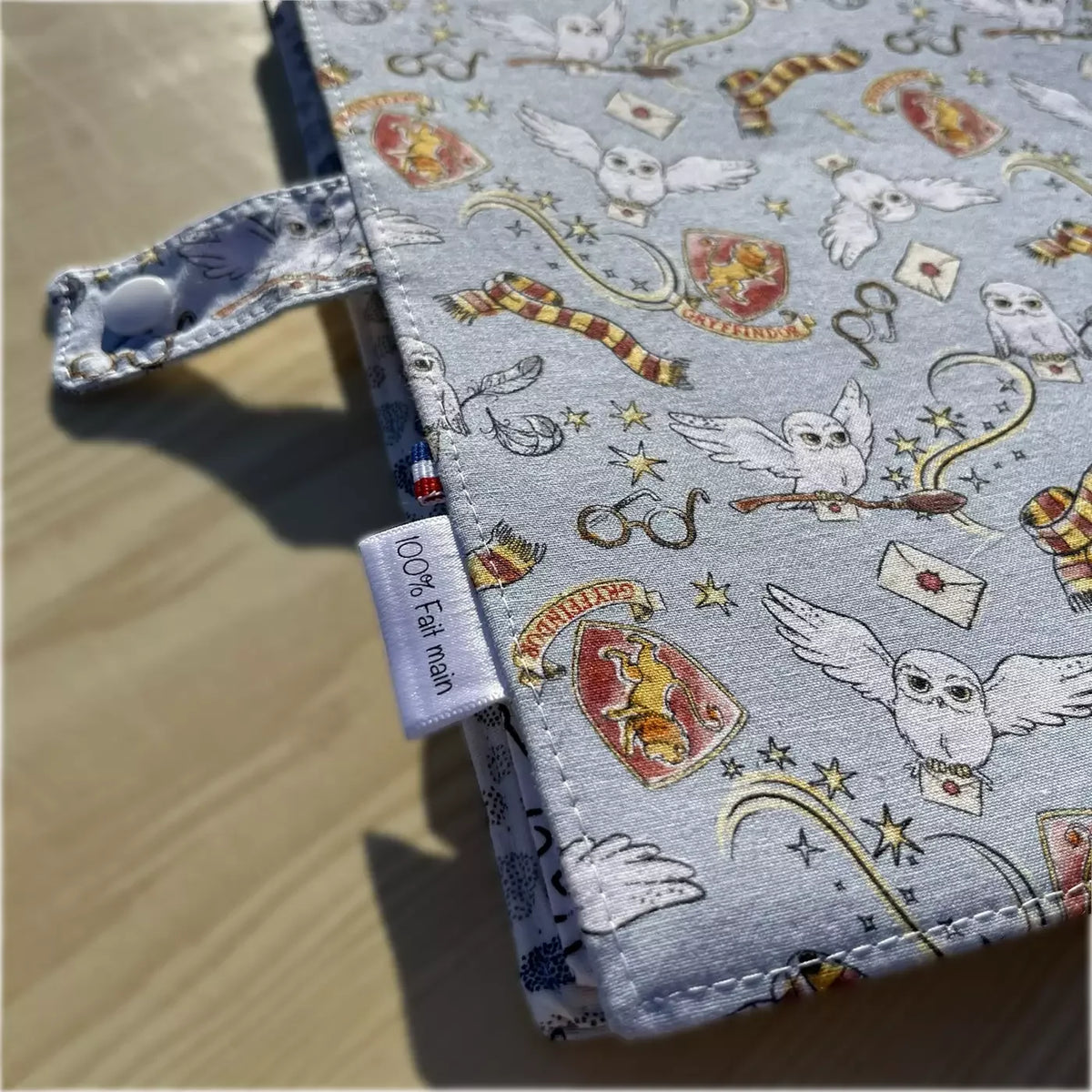 Cahier de coloriage lavable CATASTROFF Magic Potter avec motifs chouettes et blasons